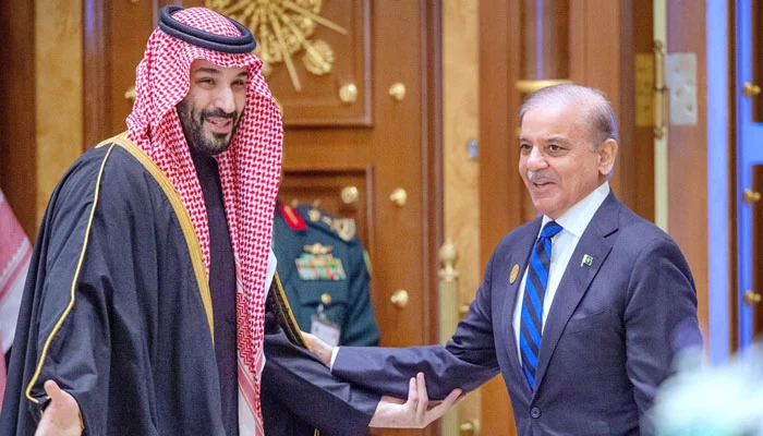 وزيراعظم شهباز شريف ٻن ڏينهن جي دوري تي سعودي عرب پهتل